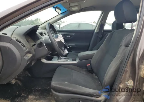 2015 Nissan Altima 2.5 из США, поврежденный, VIN 1N4AL3AP1FC123070